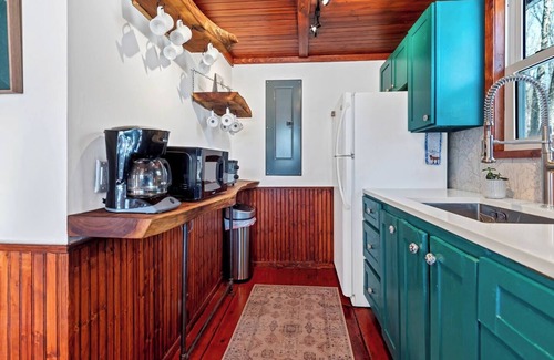 Wilmington Casa | New England Lakeside Chalet near Downtown Wilmington & Mt Snow VT