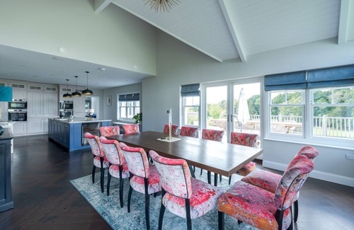 Wickham Villa | New England Mansion - Seis Habitaciones Villa, Capacidad 15
