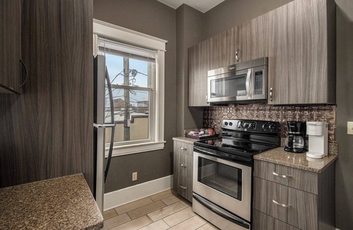 Central Business District Casa | NEW Entire Gorgeous Victorian Home Downtown Kalamazoo - Sleeps 16!