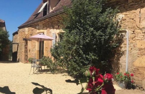 Coux-et-Bigaroque-Mouzens Casa | New for 2025. Beautiful 17C Stone Farm, 6 Bed, private pool set in 11 in acres.