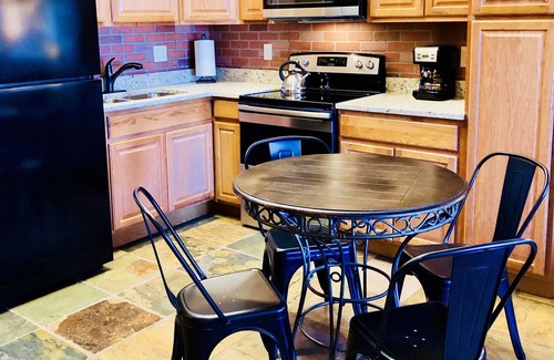Duck Creek Village Condominio | NUEVO hallazgo fabuloso / CozyCondo ubicado en los pinos / Fishn '/ Hikin' / Bryce / ZionGem