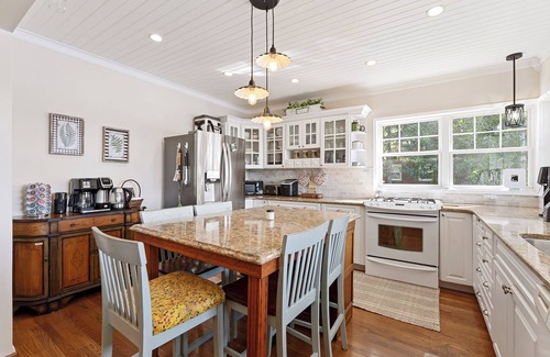 Garrison Cabina | *NEW* Fairytale Lakefront Cottage w/Sleeping Loft