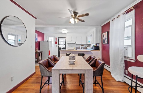 Scranton Casa | NEW! " Fall Season " open space concept & cozy 2 bed ranch - min from downtown