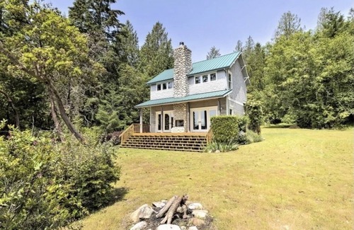 Grapeview Casa | New! Family Beach House! TV & Fireplace!