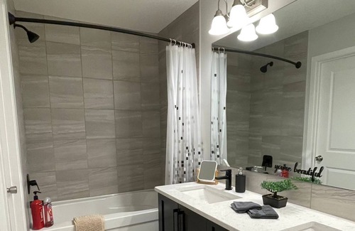Chestermere Casa | New Family home in Chesteremere