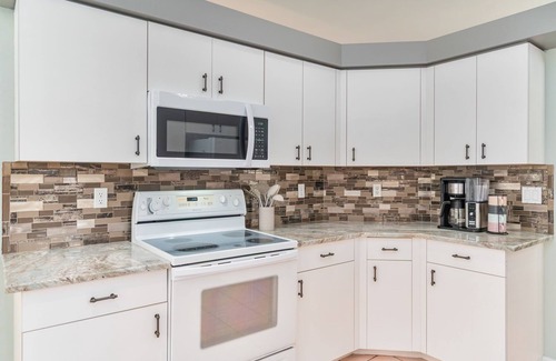Central Naples Casa | NEW! Feel At Home - Coastal 3BR w/ Outdoor Living