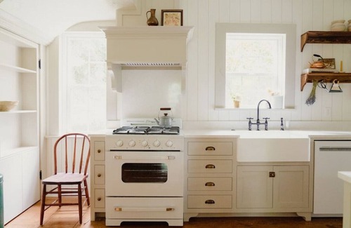 Mendon Casa | *NEW FINNISH SAUNA! Cheerful, Cozy Farmhouse Cottage and Apple Orchard