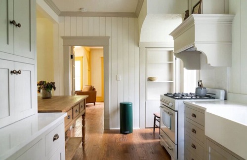 Mendon Casa | *NEW FINNISH SAUNA! Cheerful, Cozy Farmhouse Cottage and Apple Orchard