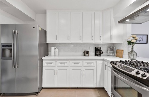 South San Francisco Casa | NEW Fits 14! Resort like home 20 min to downtown!