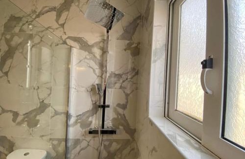 Lavreotiki Apartamento | NEW! Flower Patio House 2 BDR - BBQ - Wash machine