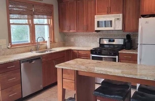 Wianno Casa | New for 2023! Osterville rental on Neck pond. RPMS124