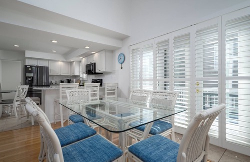 Little Salisbury Casa | New Listing! Spacious Home Located Bayside, just 3 Blocks To The Beach