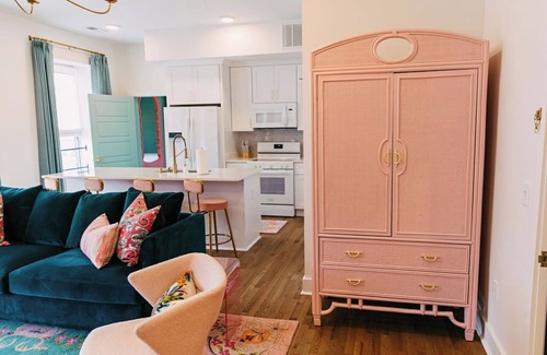 East Midtown Apartamento | NEW!! Forever Young I Pettigrew Adventures in Midtown