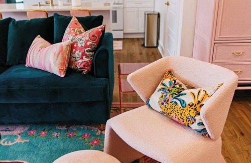 East Midtown Apartamento | NEW!! Forever Young I Pettigrew Adventures in Midtown
