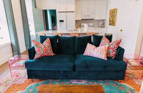 East Midtown Apartamento | NEW!! Forever Young I Pettigrew Adventures in Midtown