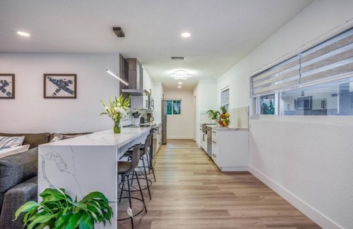 Croissant Park Casa | NEW! Fox Private Resort- Near Downtown & Beach