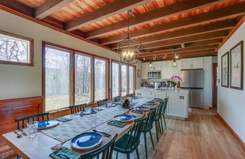 Front Royal Cabina | New - Front Royal Hilltop Cabin w/ Panoramic Views!