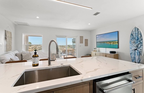 Ocean Cay Casa | *NEW* Fully Renovated, Luxury Oceanfront Cottage