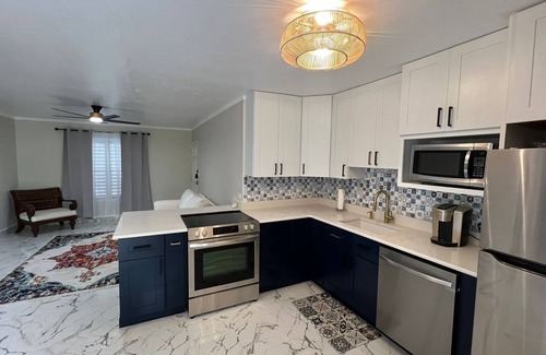 Estate Ruby Condominio | NEW Fully Renovated - Close to Beaches & Shopping!