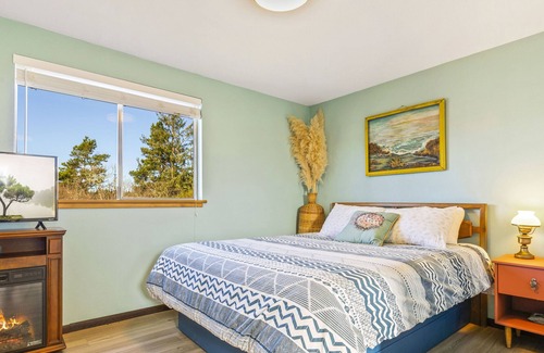 Grayland Cabaña | NEW: Get Away to the Ocean at Breakwater Inn & Cottages