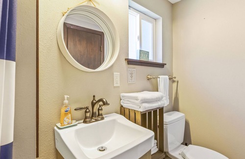 Grayland Cabaña | NEW: Get Away to the Ocean at Breakwater Inn & Cottages