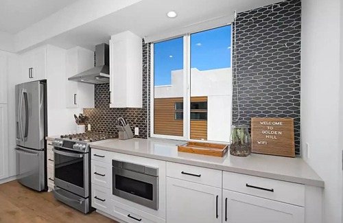 Stockton Casa | New Golden Hill City Charmer