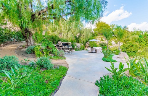 Laguna Hills Casa | New!!! Gorgeous backyard Oasis on a 38,400 sf lot with 2800 sf home. SEE VIDEO!!