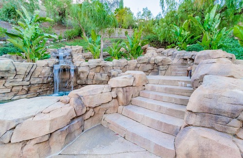 Laguna Hills Casa | New!!! Gorgeous backyard Oasis on a 38,400 sf lot with 2800 sf home. SEE VIDEO!!