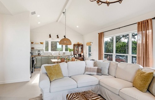 New Braunfels Casa | NEW Gorgeous Home With Hot Tub 5min From the River