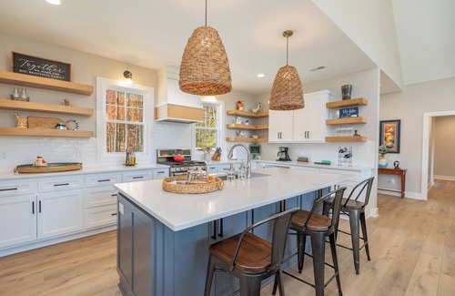 Littleton Casa | NEW Gorgeous Lakefront Home~Peaceful~Fully Stocked