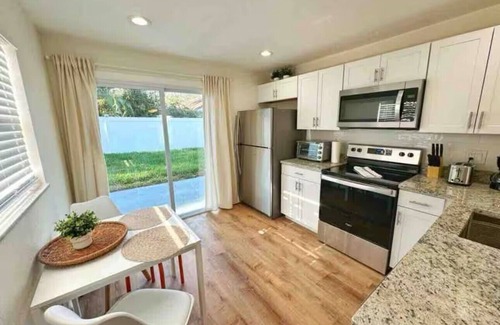 Port Orange Casa | NEW Gorgeous Sunshine-Up 6 Guests-Private Backyard