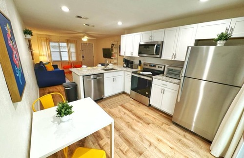 Port Orange Casa | NEW Gorgeous Sunshine-Up 6 Guests-Private Backyard