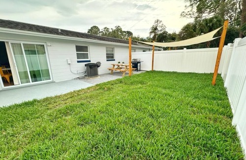 Port Orange Casa | NEW Gorgeous Sunshine-Up 6 Guests-Private Backyard