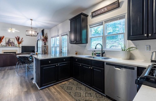 Suwanee Casa | New! - Great Family Home in Suwanee | Dog Friendly | Gas South Arena | Community Pool