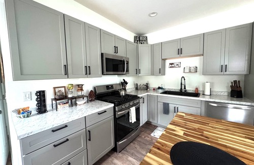 Wasilla Casa | NEW guesthouse with lots of amenities & close to town