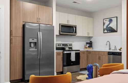 The Gulch Apartamento | New! Gulch Grandeur⁣ ⁂ Walk, Shop, Dine! Infinity Pool w/Views+Fire pits+Studios