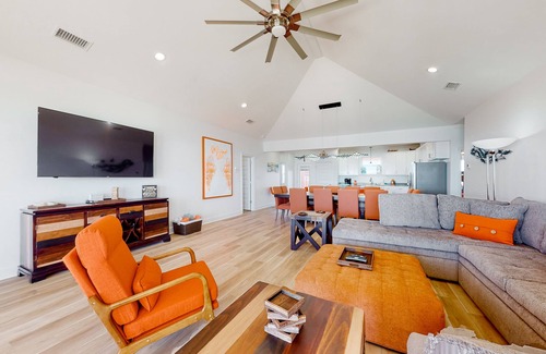 Dauphin Island Casa | New Gulf front home with vast deck, heated saltwater pool & views - dog-friendly