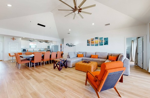 Dauphin Island Casa | New Gulf front home with vast deck, heated saltwater pool & views - dog-friendly