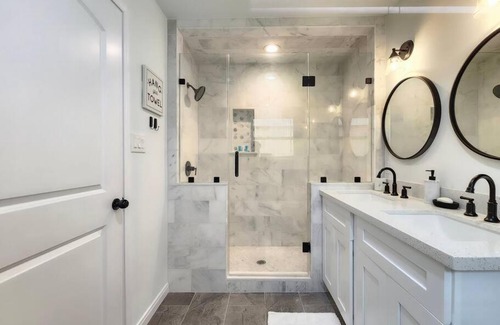 Westbury Casa | NEW! H-Town Getaway Near Medical Center!