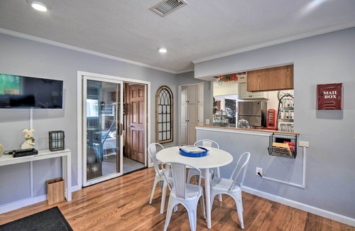 Barnstead Casa | Locke Lake Home w / Playa privada, muelle y balsas!