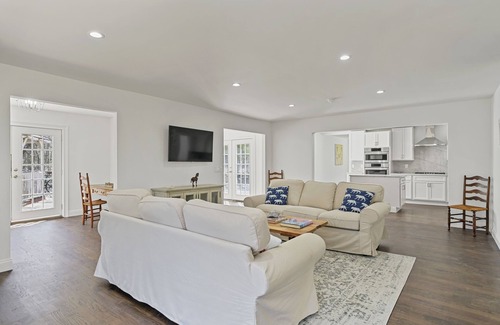 Noyack Casa | New Hamptons House in Sag harbor + Pool + 8 bedroom