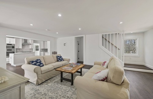 Noyack Casa | New Hamptons House in Sag harbor + Pool + 8 bedroom