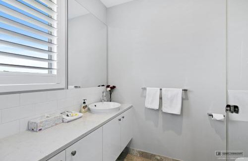 Banksia Beach Casa | NEW HAVEN - Garden View Balcony