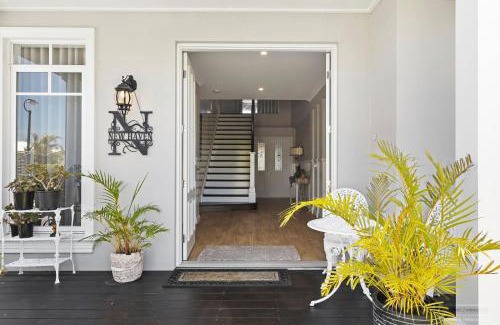 Banksia Beach Casa | NEW HAVEN - Garden View Balcony