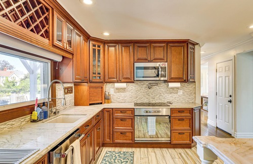 East Shore Cabaña | New Haven Gem w/ Private Pool, Walk to Beach!