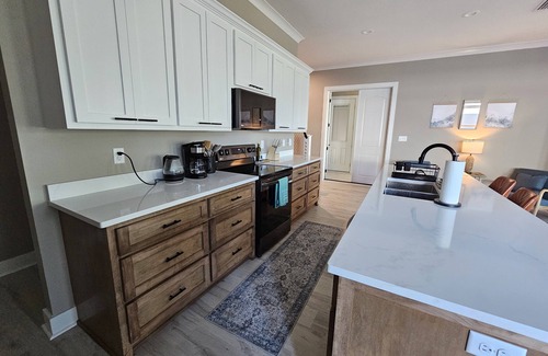 Dauphin Island Casa | New High End Build/Furnishings! Max 12 guests - Gated Community includes pool