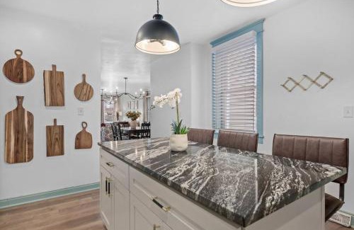 Manchester Casa | NEW! High-end Manchester Home w/a hot tub