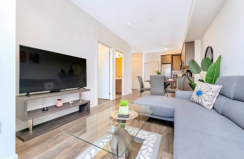 Kitchener Apartamento | New High Rise Building with Gorgeous Views