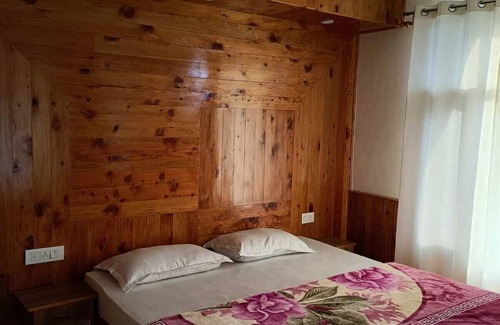 Aleo Hotel | New Himank Homestay