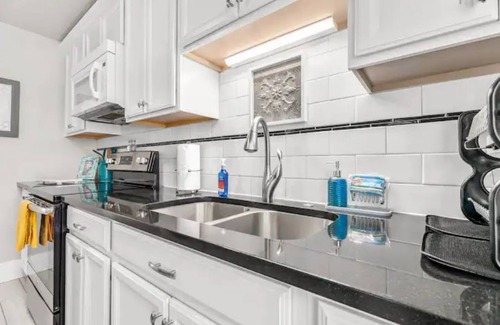 Plymouth Casa | NEW! Historic Gem Steps To The Square!